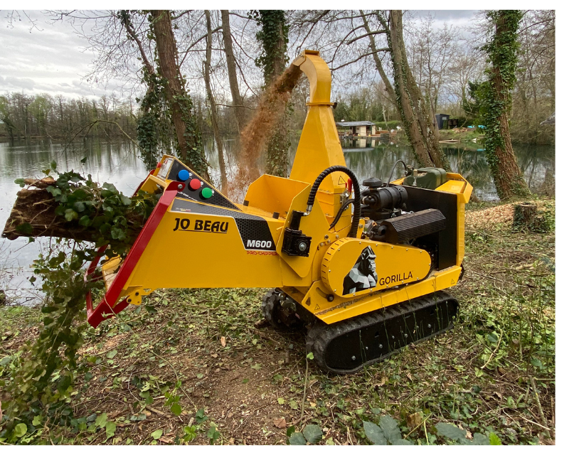 Jo Beau M600 Gorilla wood chipper power by Vanguard engine