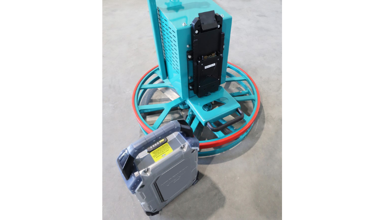 B-mac trowel and Vanguard swappable battery