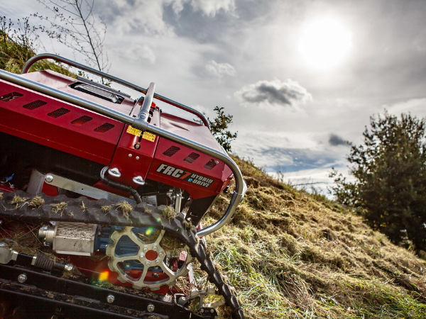 Elgo mini digger powered by Vanguard battery